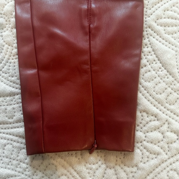 ZARA burgundy leather pants. Zipper doesn’t work  (See description) - Picture 5 of 9